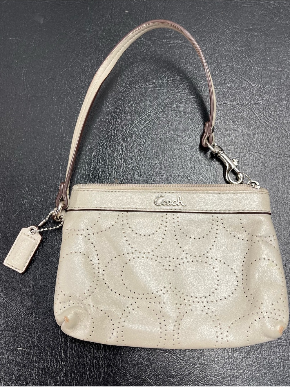 Coach perforated leather wristlet - Picture 2 of 8